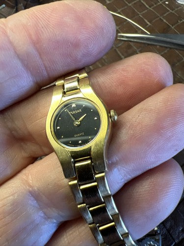 PULSAR By Seiko Gold Ladies Quartz Japan Y150 0A00 890941 Retro Watch Works Gr8