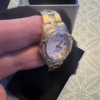 Accurist Sparkle Watch LB1241P Ladies Gold Strap Pearl Dial SK111 ZZ 13