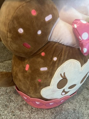 Disney Munchlings Baked Treats Minnie Mouse Strawberry Cupcake 16" Plush