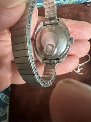 Vtg Timex Electric Watch Women 36mm Silver Tone Date Stretch Band Runs Great B6