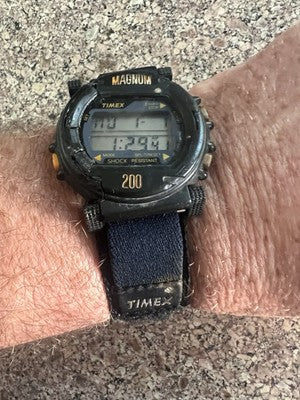 Hard to Find TIMEX Magnum 200 Diver Men’s Watch Functional. Rough Cosmetically