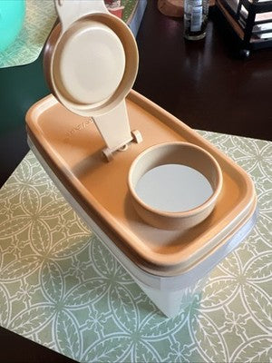 Vintage Tupperware Store N Pour # 499-8 with Cream Lid #509-12