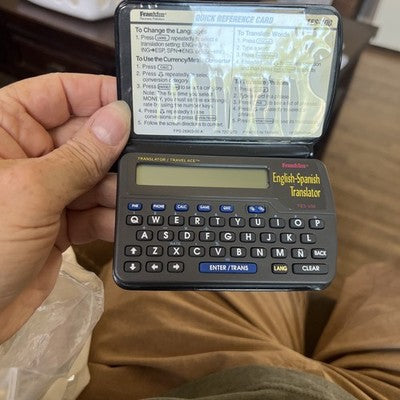 FRANKLIN TES-100 English-Spanish translator. (ref G 014)