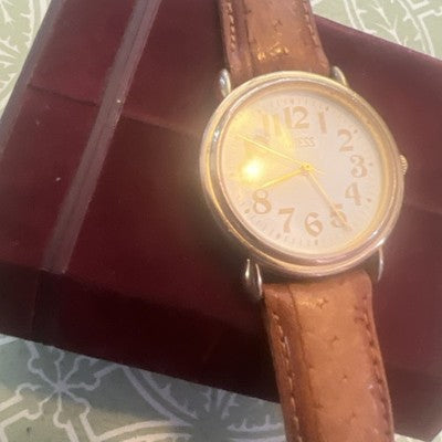 Guess 1989 Women White Dial Brown Leather Strap 34mm Quartz Ana Watch 7 1/2"