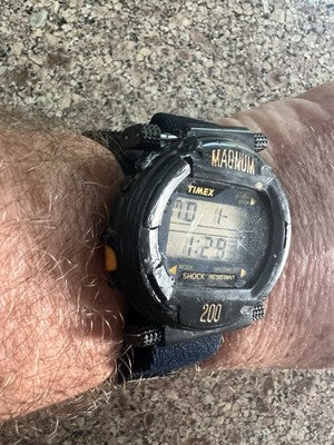 Hard to Find TIMEX Magnum 200 Diver Men’s Watch Functional. Rough Cosmetically