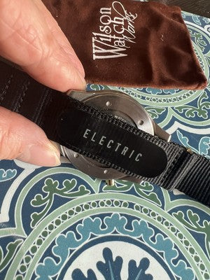 Electric Mens FW03 2 Tone Watch Nylon Strap Date 200 meters Runs Great-read Dead