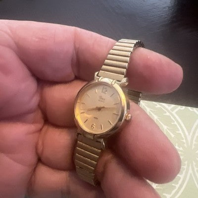 Timex Women's Gold Toned Bracelet Band Analog Watch