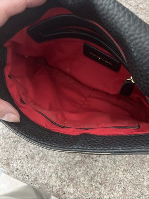 ADRIENNE VITTADINI- BLACK PEBBLED SHOULDER BAG-11”x8” Clean