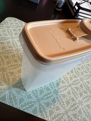 Vintage Tupperware Store N Pour # 499-8 with Cream Lid #509-12