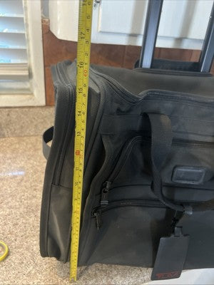 Tumi 2254D3 Ballistic Nylon/Leather Roller Carry On   Orig. Lock CLEAN XLNT