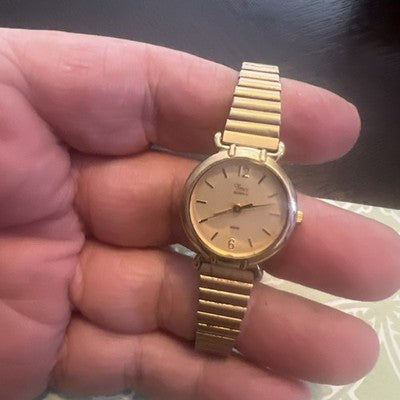 Timex Women's Gold Toned Bracelet Band Analog Watch