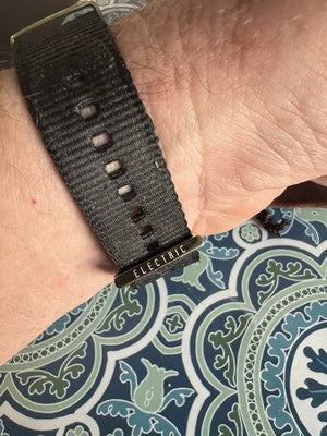 Electric Mens FW03 2 Tone Watch Nylon Strap Date 200 meters Runs Great-read Dead