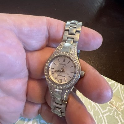 Fossil Blue AM-4026 Rhinestone Faceted Crystal Mother Of Pearl Face 10 ATM Watch