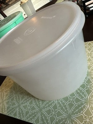 Vintage Tupperware Round Storage Container 267-3 & Lid 230-6 Clear