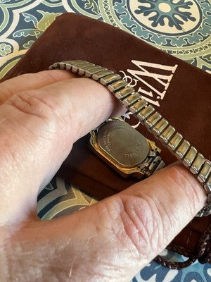 Vintage Timex Q Digital Watch Women Gold Tone T Cell LCD New Battery B8