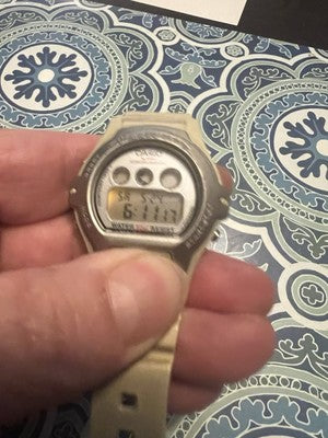 Vintage Casio Ladies Digital Watch LW-202H Resin Strap B6