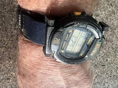 Hard to Find TIMEX Magnum 200 Diver Men’s Watch Functional. Rough Cosmetically