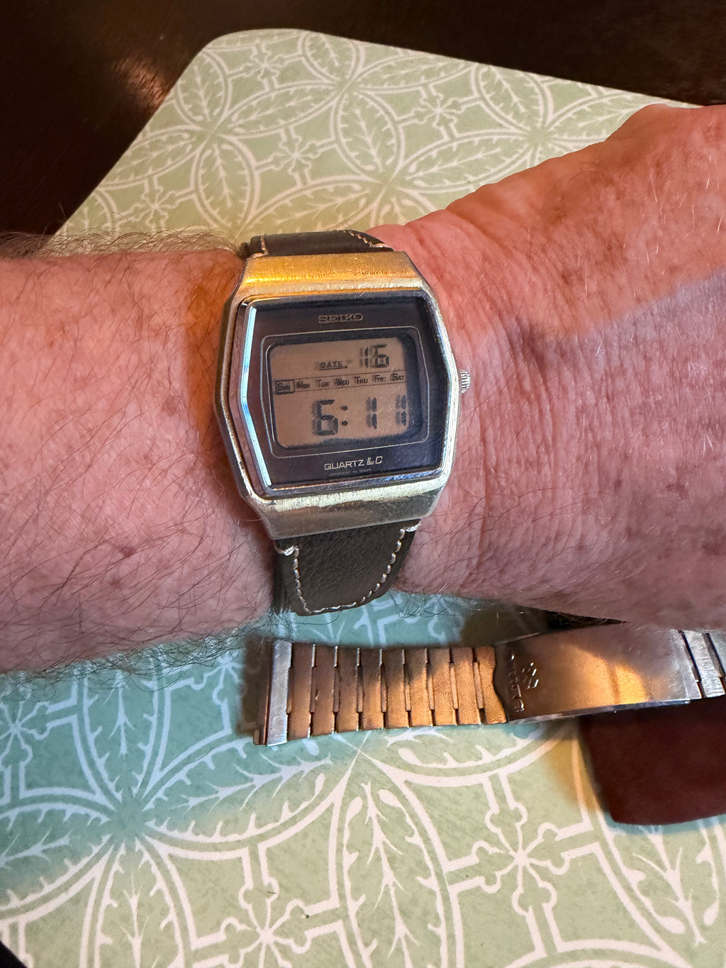 1980 Seiko 0139-5019 Quartz LC Digital Watch w/ Original Bracelet Included