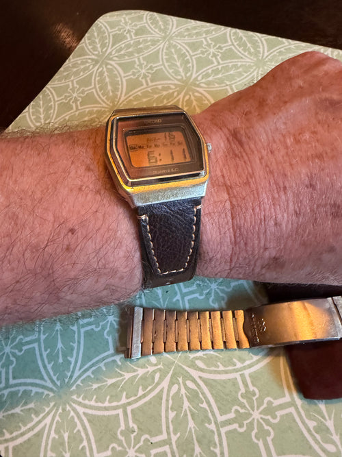 1980 Seiko 0139-5019 Quartz LC Digital Watch w/ Original Bracelet Included