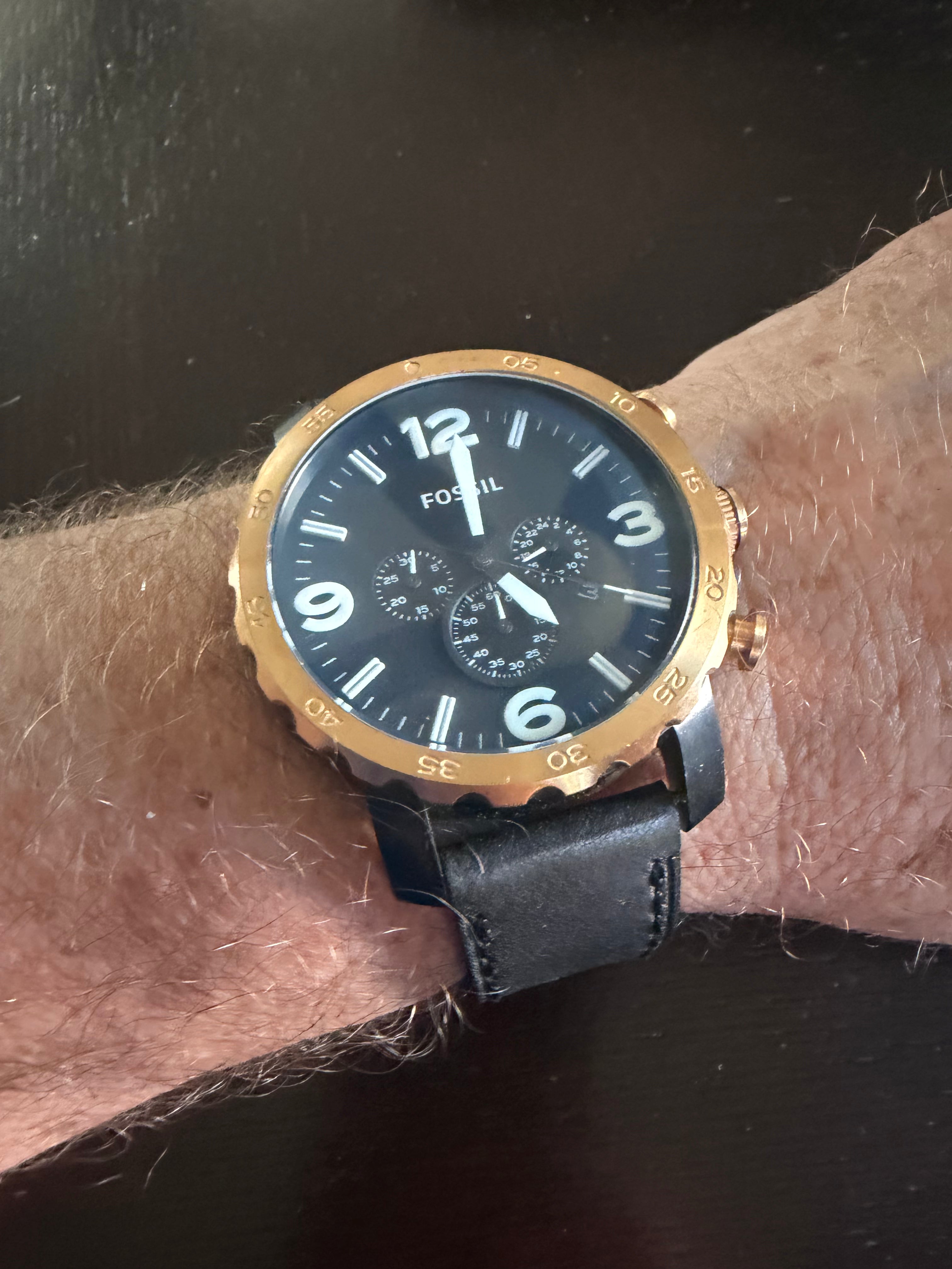 Fossil JR1369 Chronograph Men’s Watch – Black Dial & Rose Gold Tone Bezel