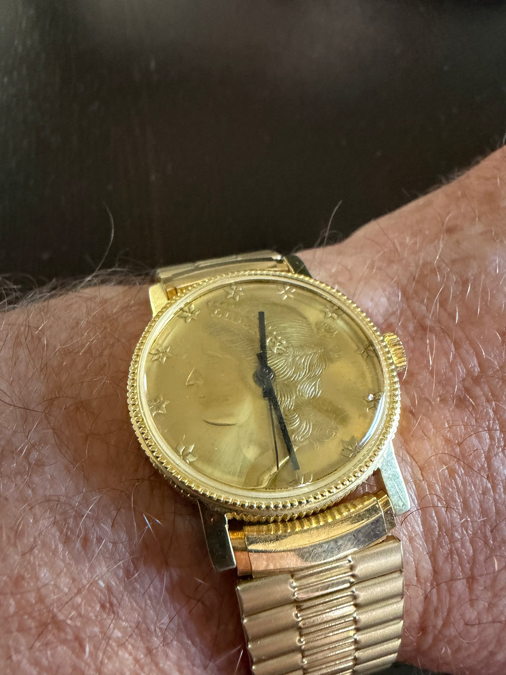Vintage Men's Gold Tone Liberty Coin Dial Watch Stretch Band mechanical winding