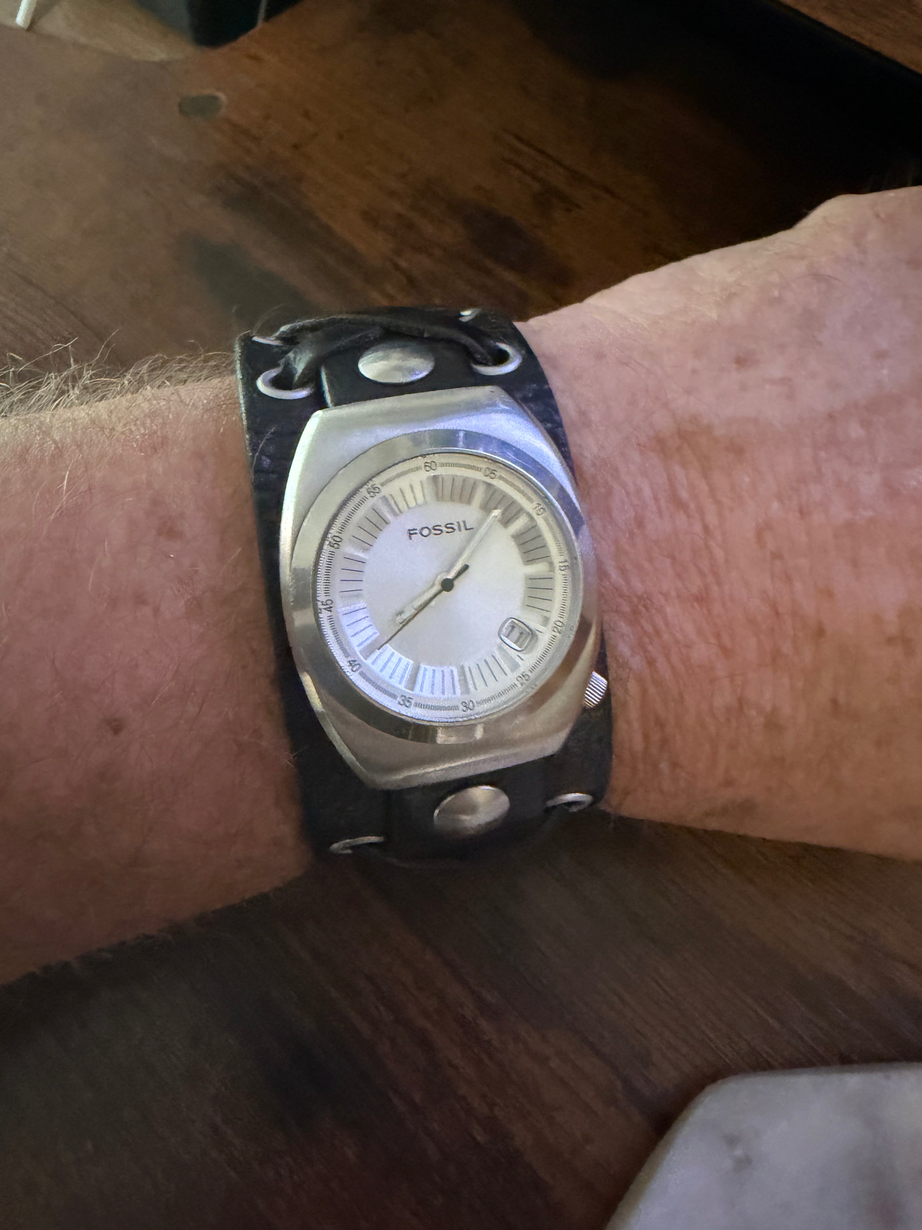 Early 2000’s Fossil Wide Leather Men’s Watch