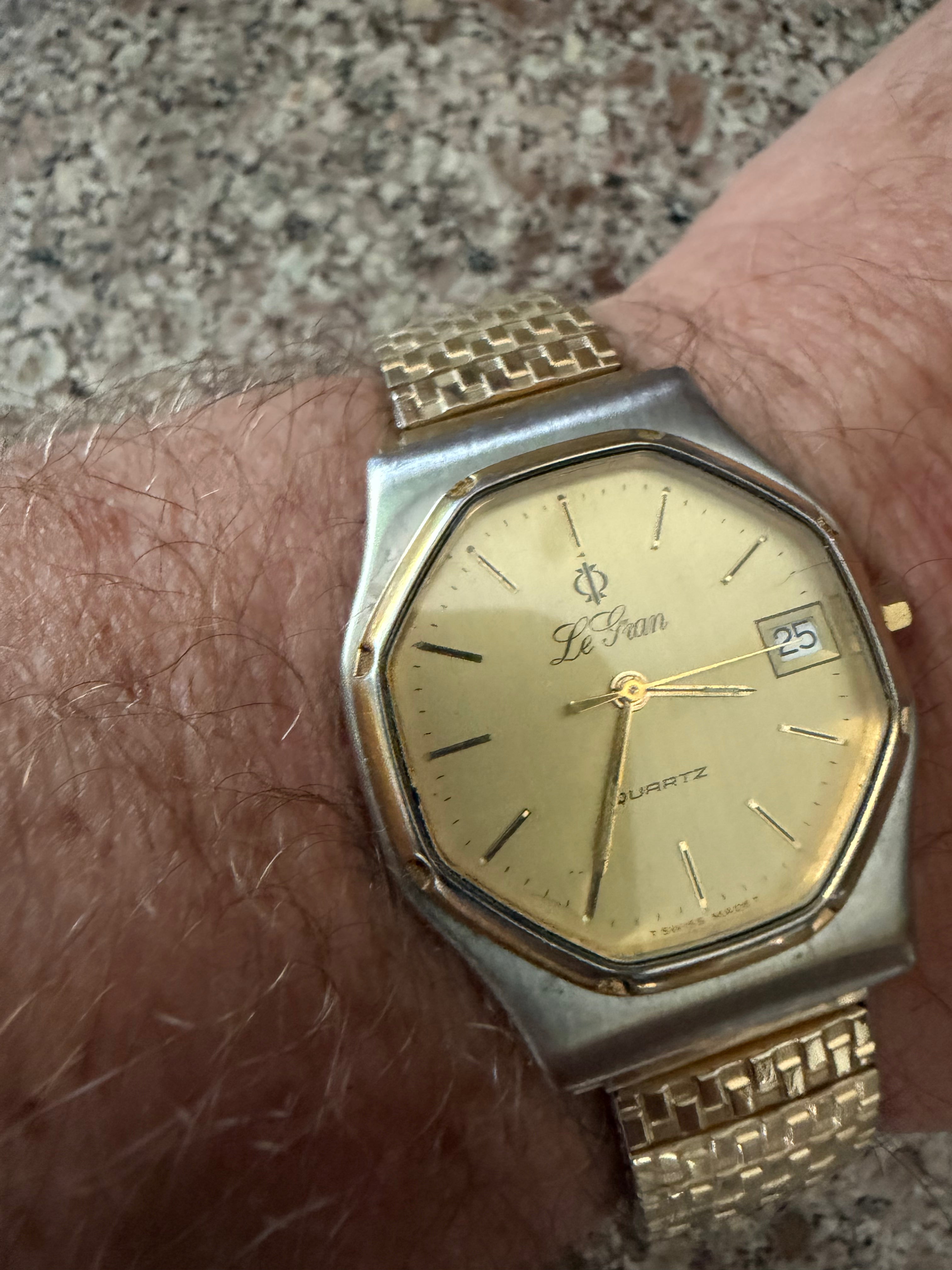 Vintage Le Gran Swiss Quartz Men’s Octagonal Dress Watch Champagne Dial Date Speidel Band