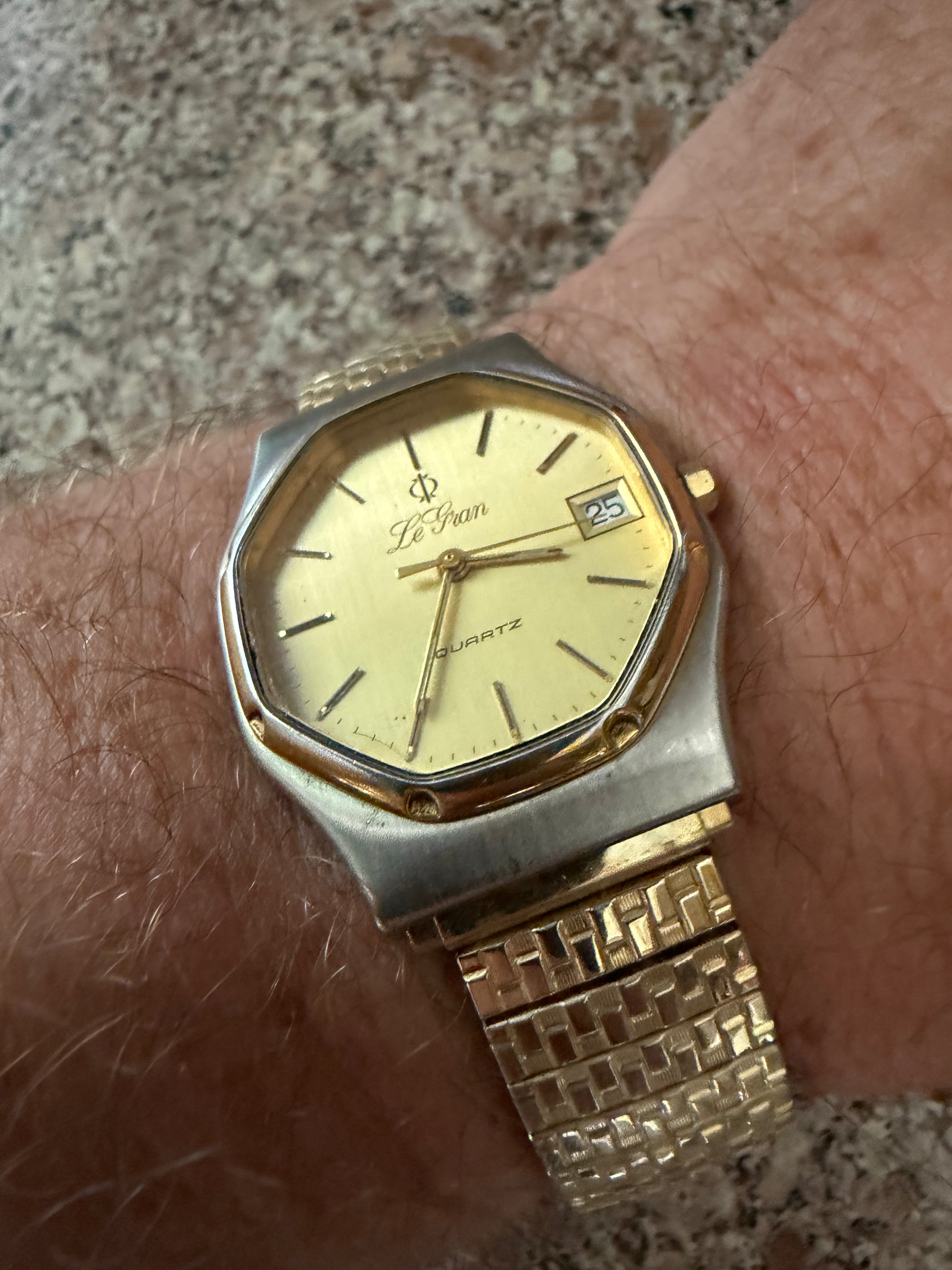 Vintage Le Gran Swiss Quartz Men’s Octagonal Dress Watch Champagne Dial Date Speidel Band