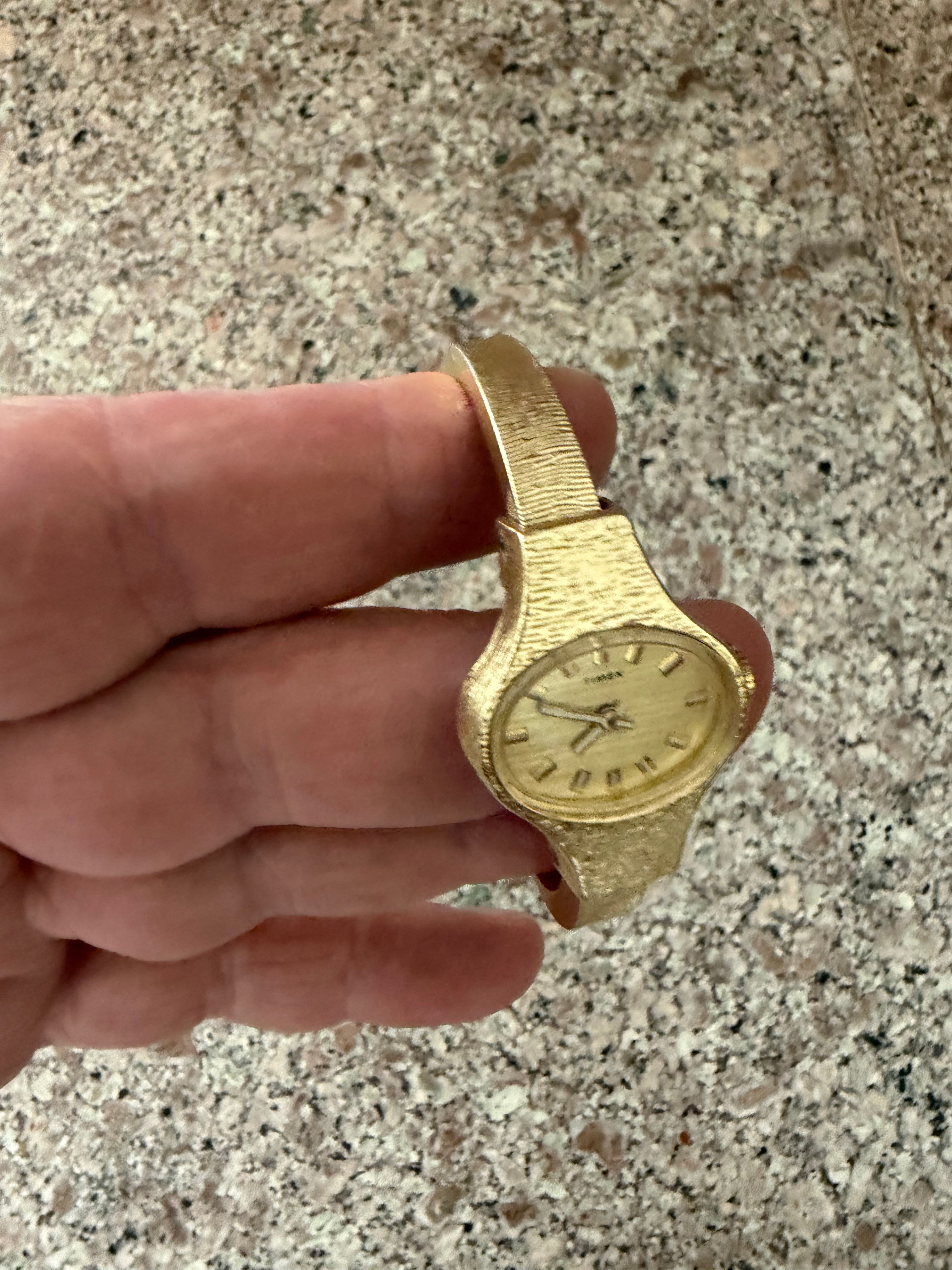 Timex Vintage Women’s mechanical Gold Tone Bangle Watch Petite Dress Watch