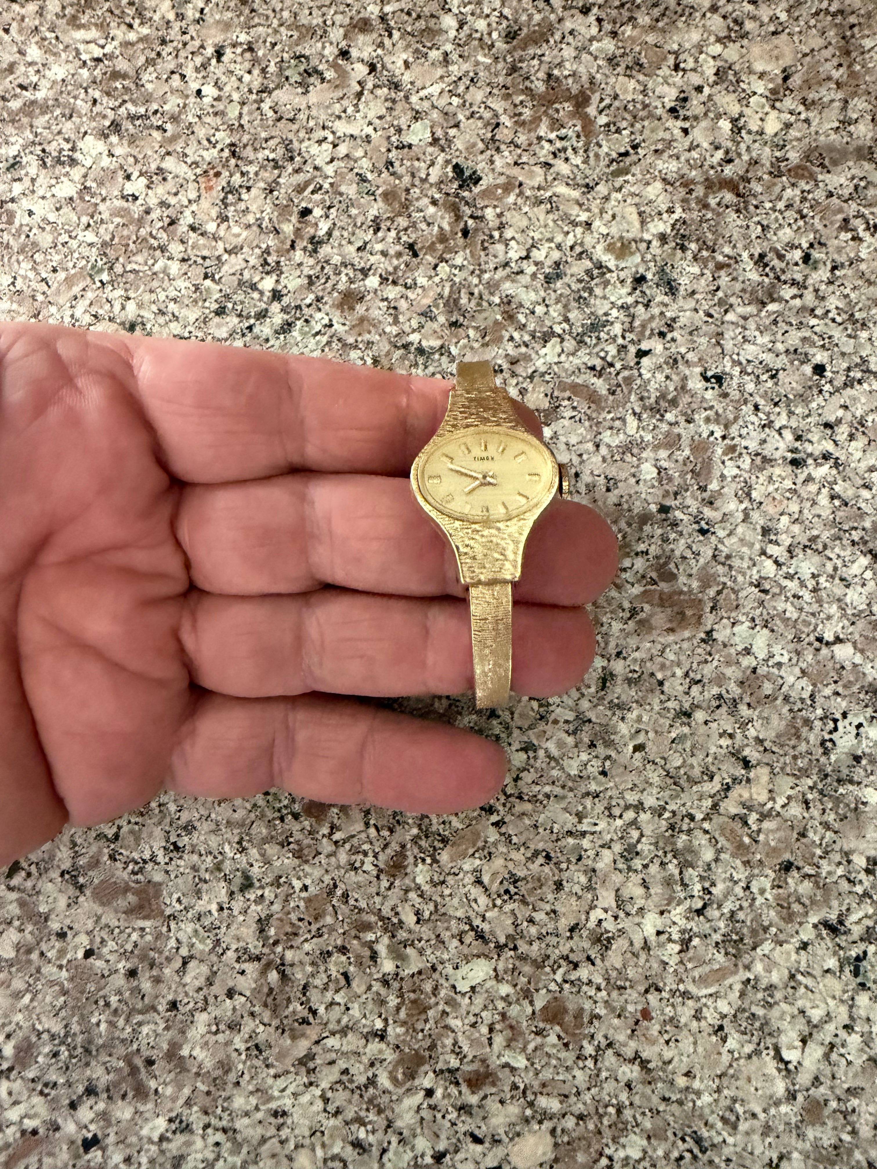 Timex Vintage Women’s mechanical Gold Tone Bangle Watch Petite Dress Watch
