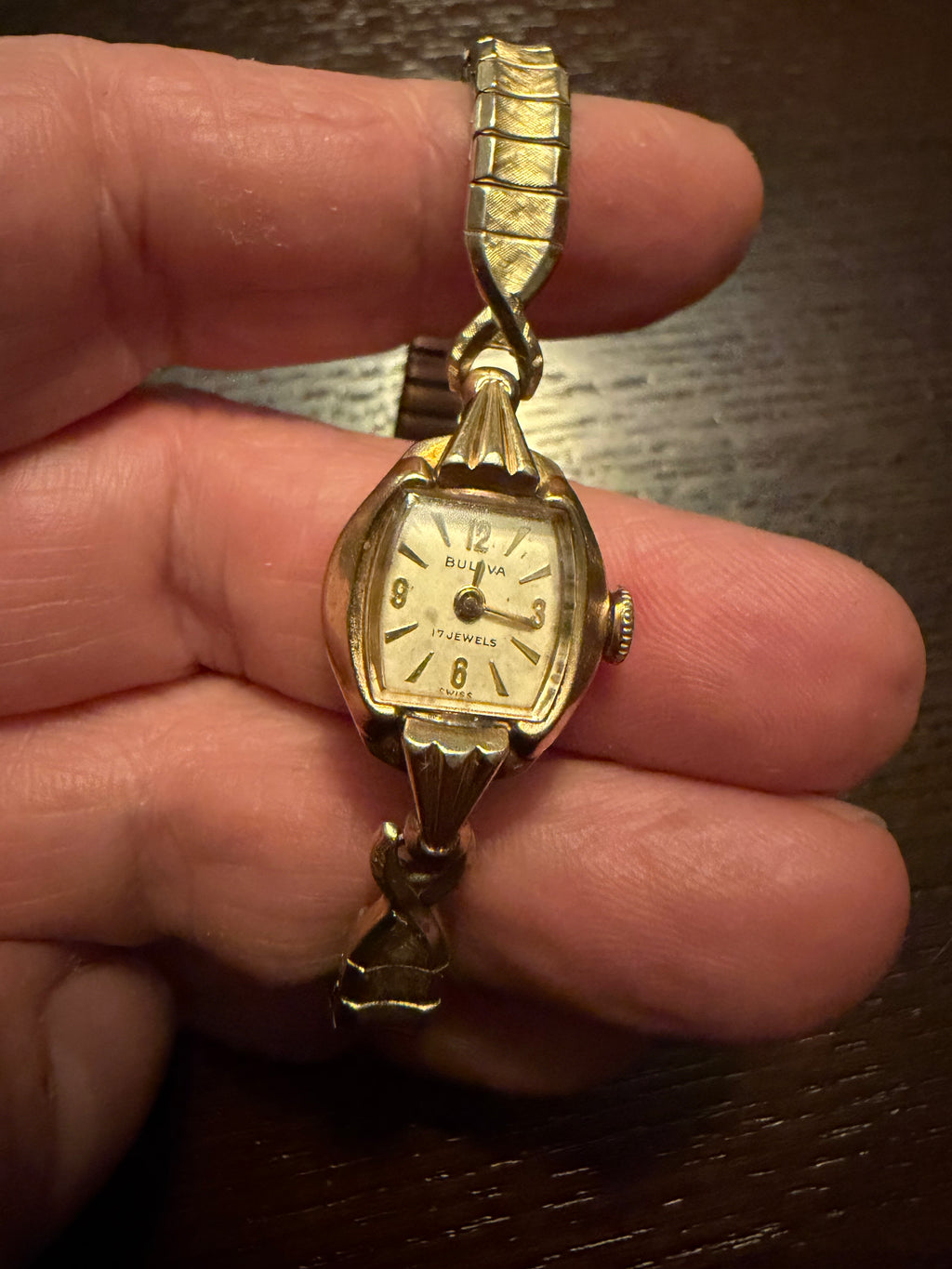 Vintage 1962 Bulova M2 Dainty Ladies 17J Swiss Manual Wind Gold Tone Watch