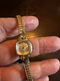 Vintage Waltham 17 Jewels Ladies Mechanical Wind Watch Gold Tone Expansion Bracelet