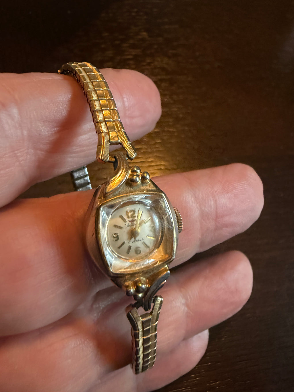 Vintage Waltham 17 Jewels Ladies Mechanical Wind Watch Gold Tone Expansion Bracelet
