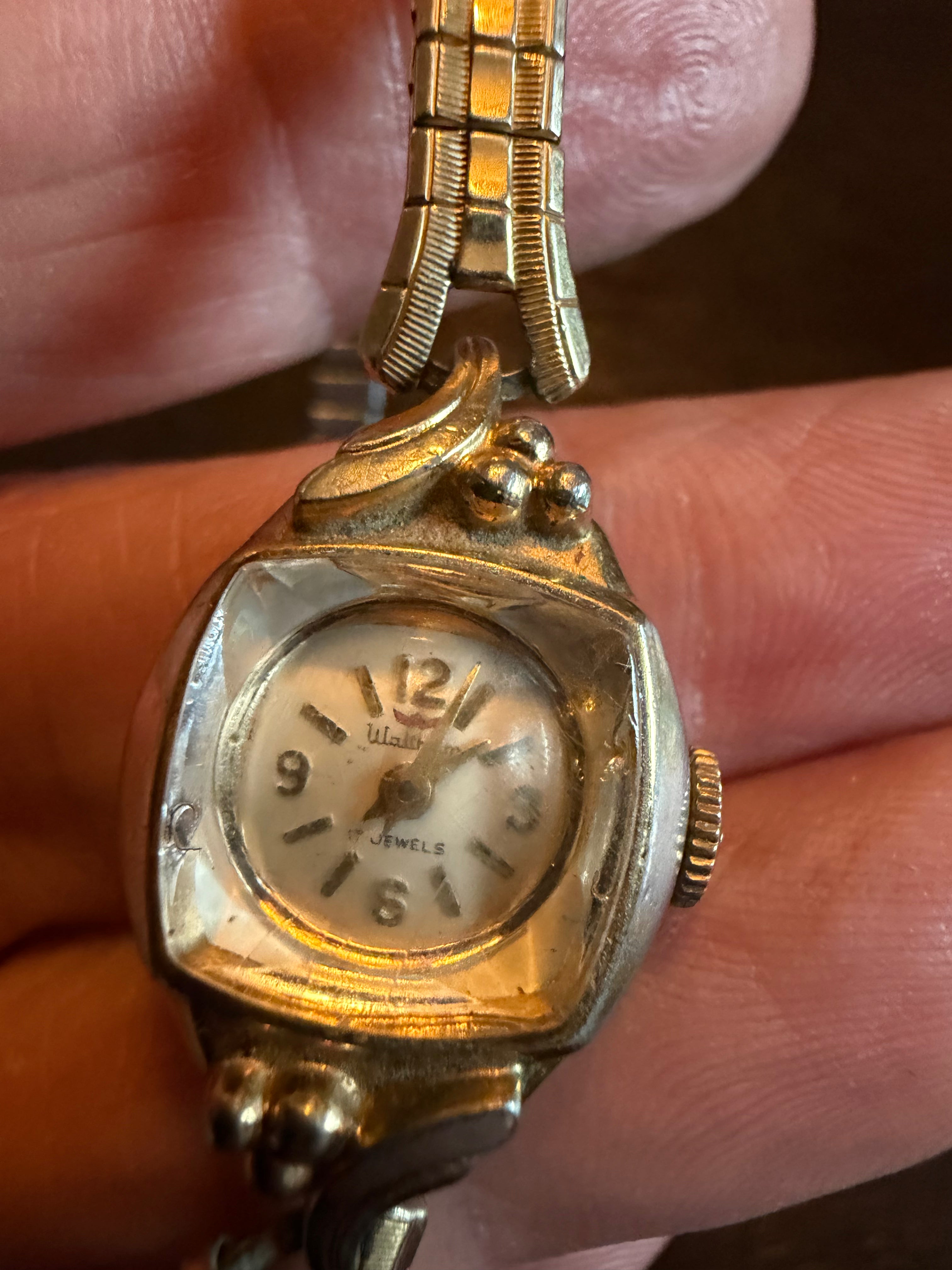 Vintage Waltham 17 Jewels Ladies Mechanical Wind Watch Gold Tone Expansion Bracelet