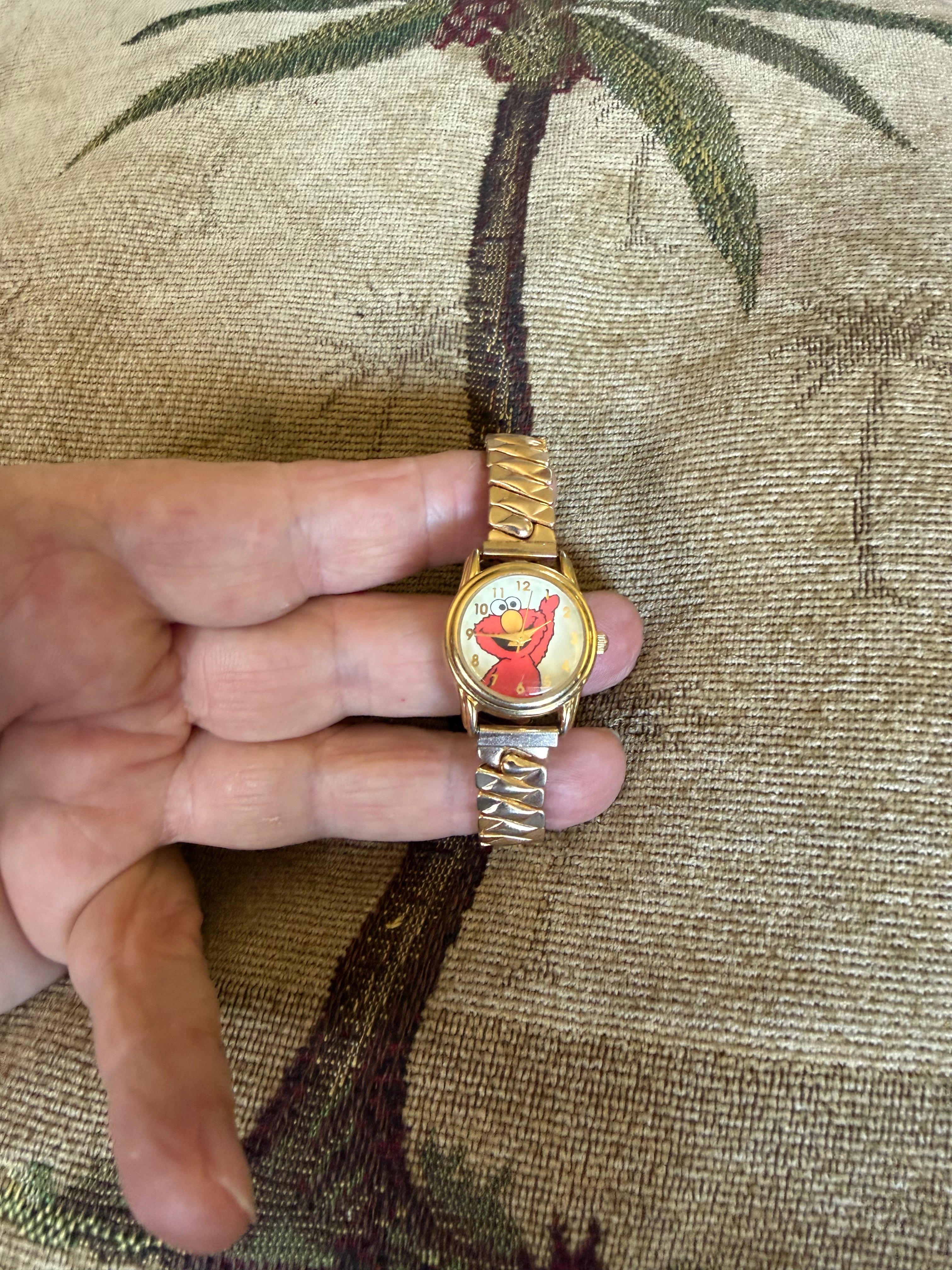 Vintage Fantasma Sesame Street Elmo Quartz Watch Gold Tone Japan Collectible Character Watch