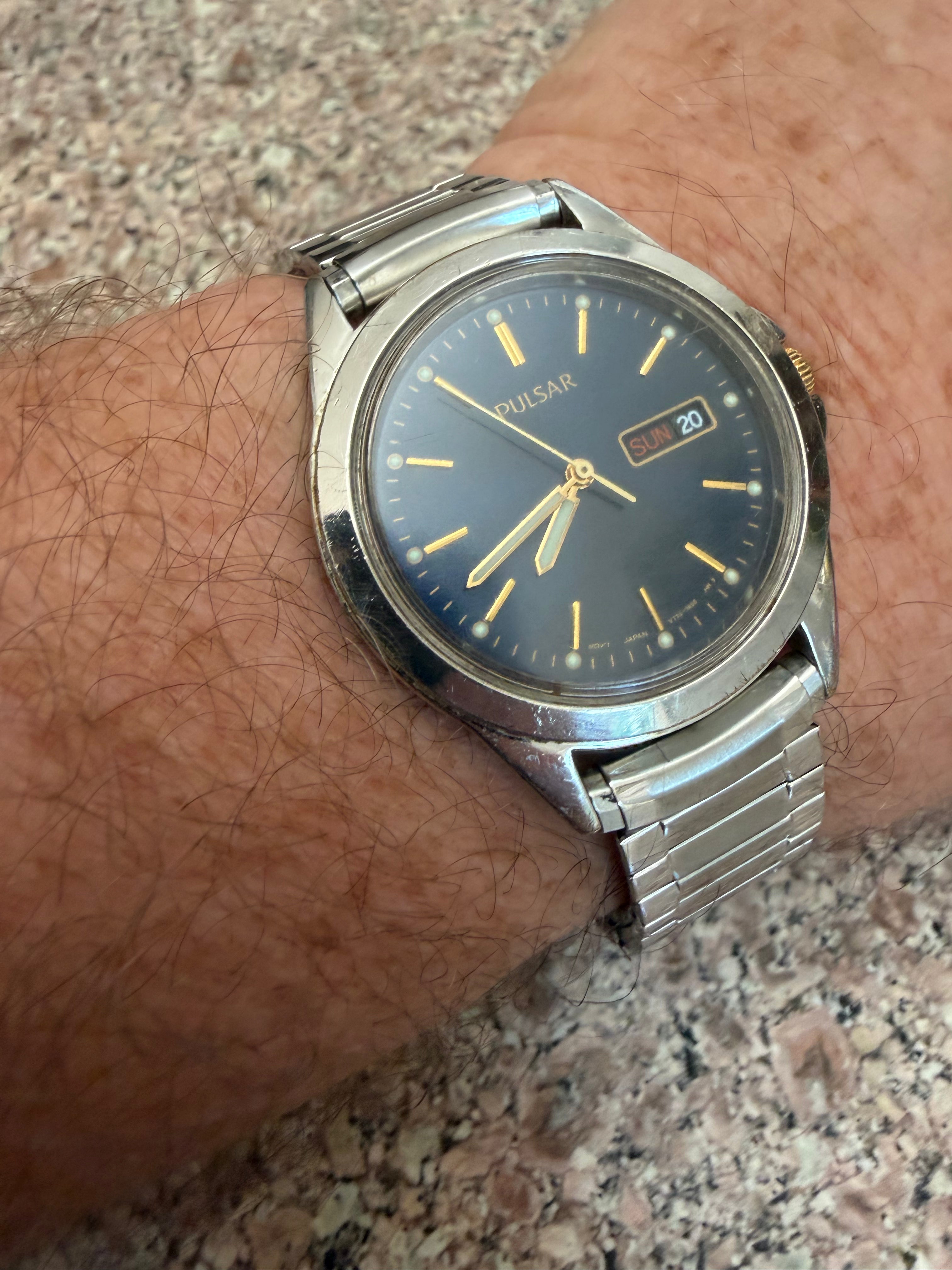 Vintage Pulsar V733-7A40 Quartz Day Date Blue Dial Stretch Band Men’s Watch