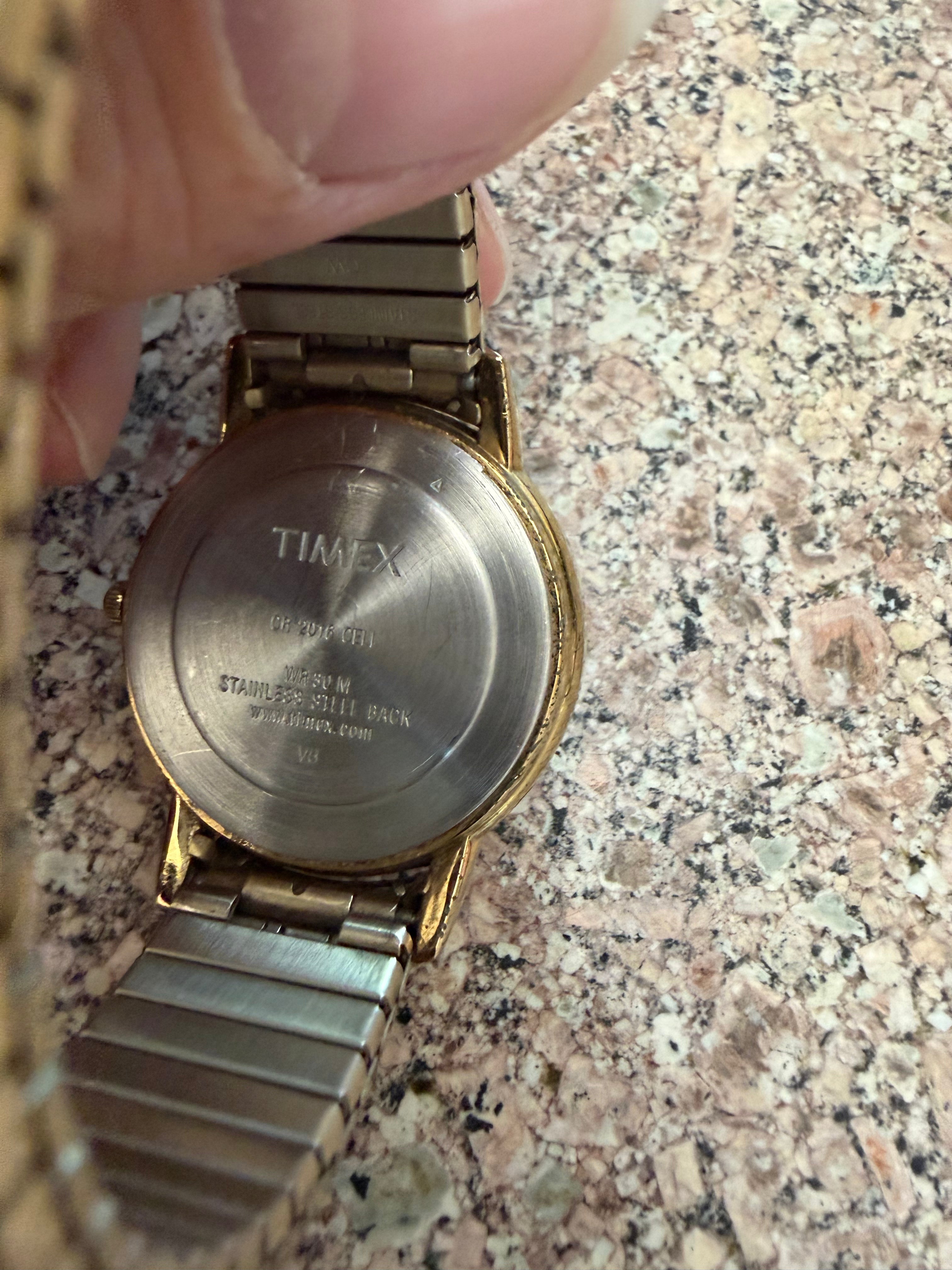 Vintage Timex Indiglo Day-Date Men’s Watch – Gold Tone White Dial New Battery