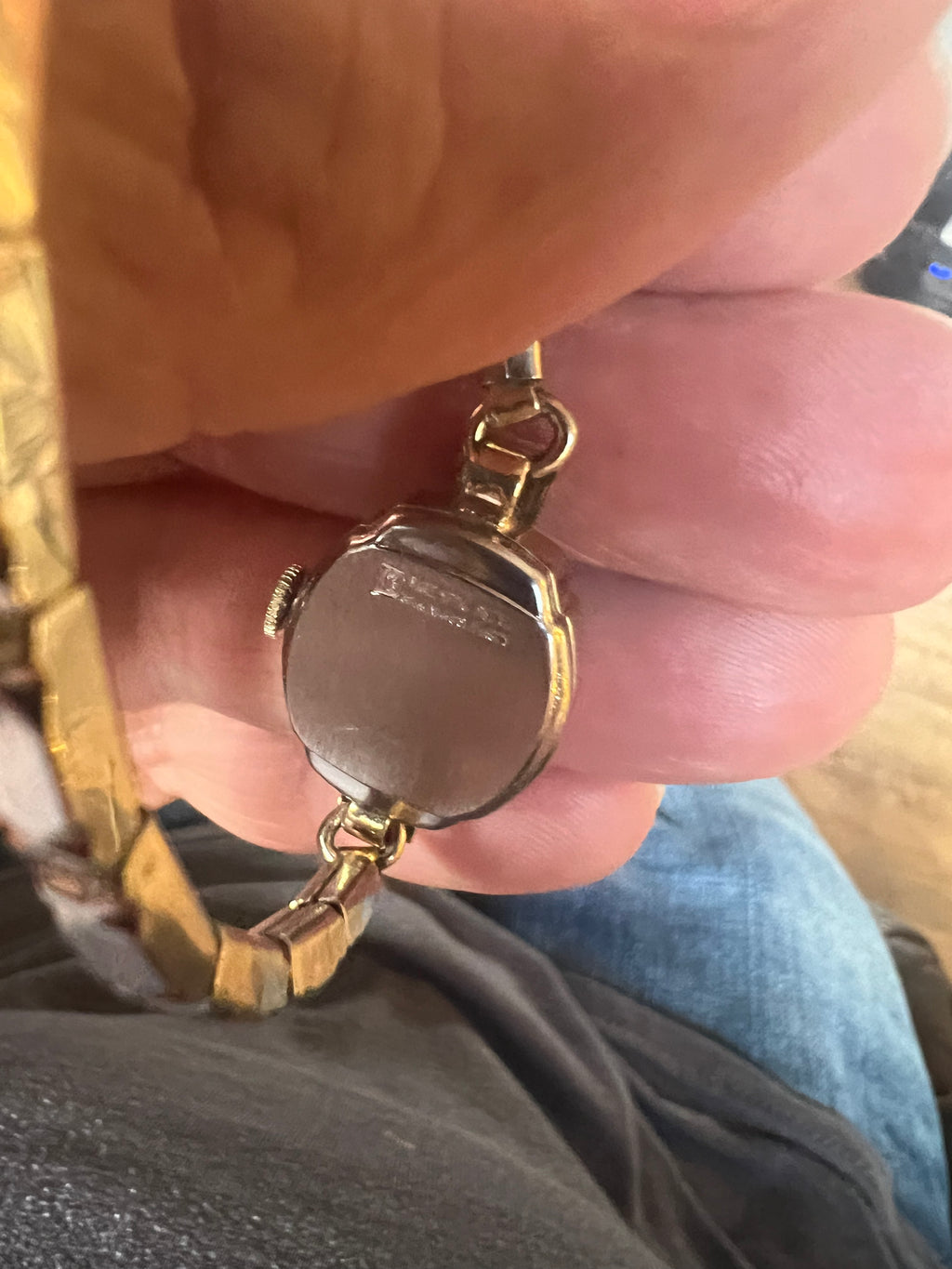 Mawi vintage Swiss made dainty winding watch runs perfectly