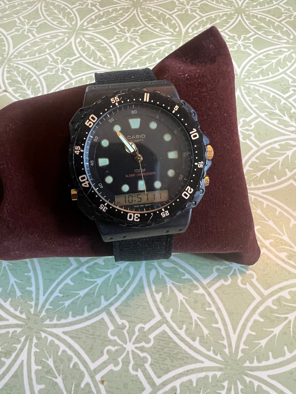 Casio AQ-100W Black 100m Water Resistant Shock-Resistant Quartz Wristwatch