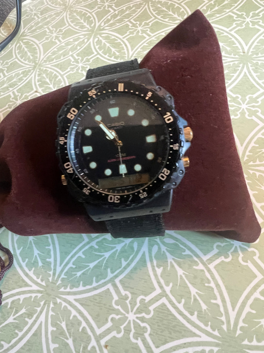 Casio AQ-100W Black 100m Water Resistant Shock-Resistant Quartz Wristwatch
