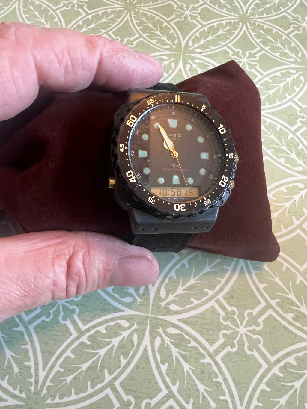 Casio AQ-100W Black 100m Water Resistant Shock-Resistant Quartz Wristwatch