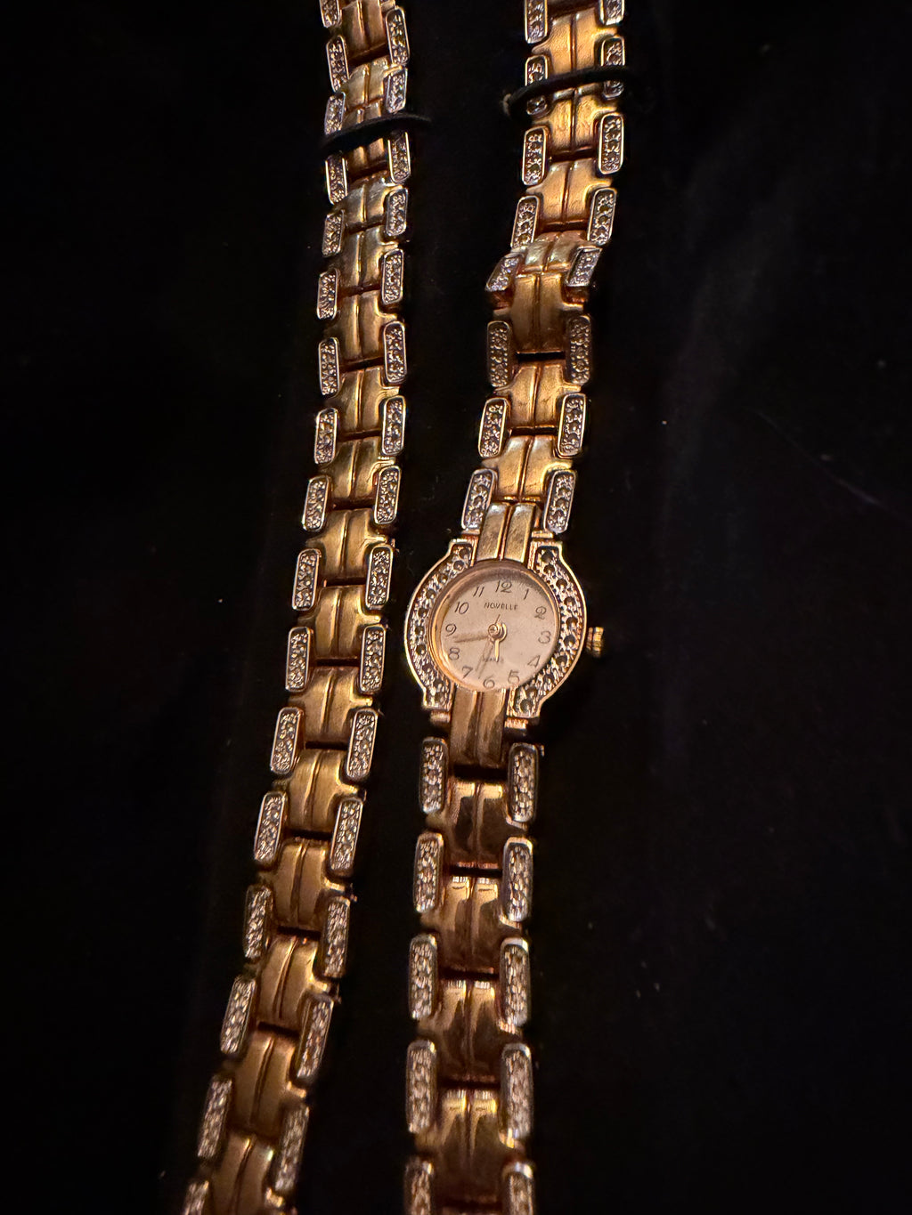 Vintage Nouvelle Ladies Gold Tone Quartz Watch – Crystal Accent Bracelet – New Battery