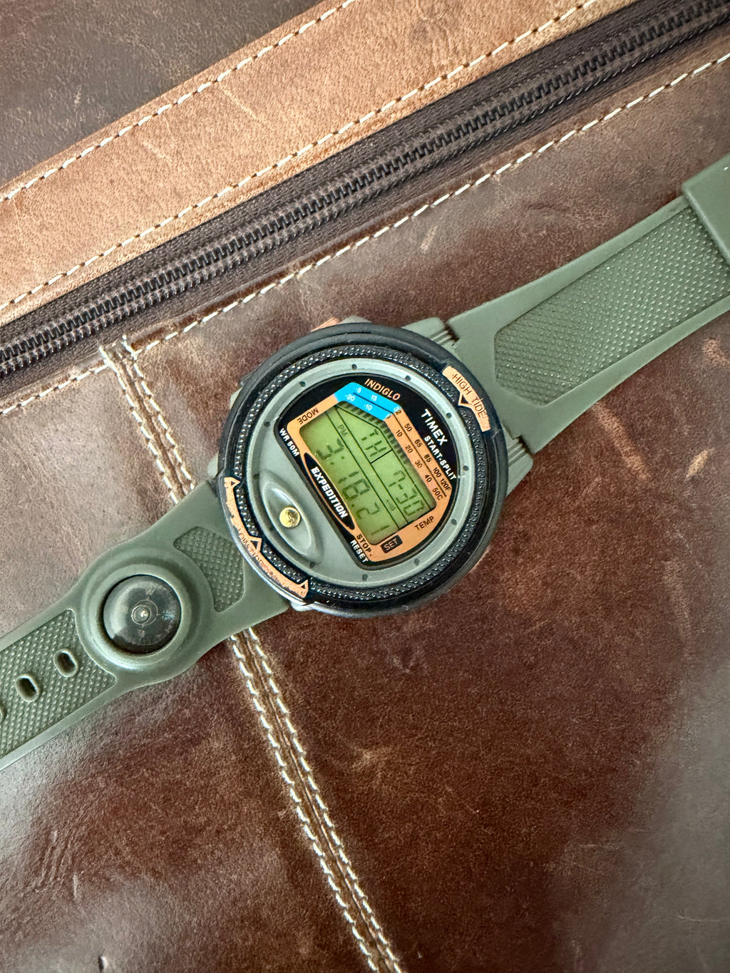 Vintage & Rare timex expedition "weather" indiglo digital watch M747 2