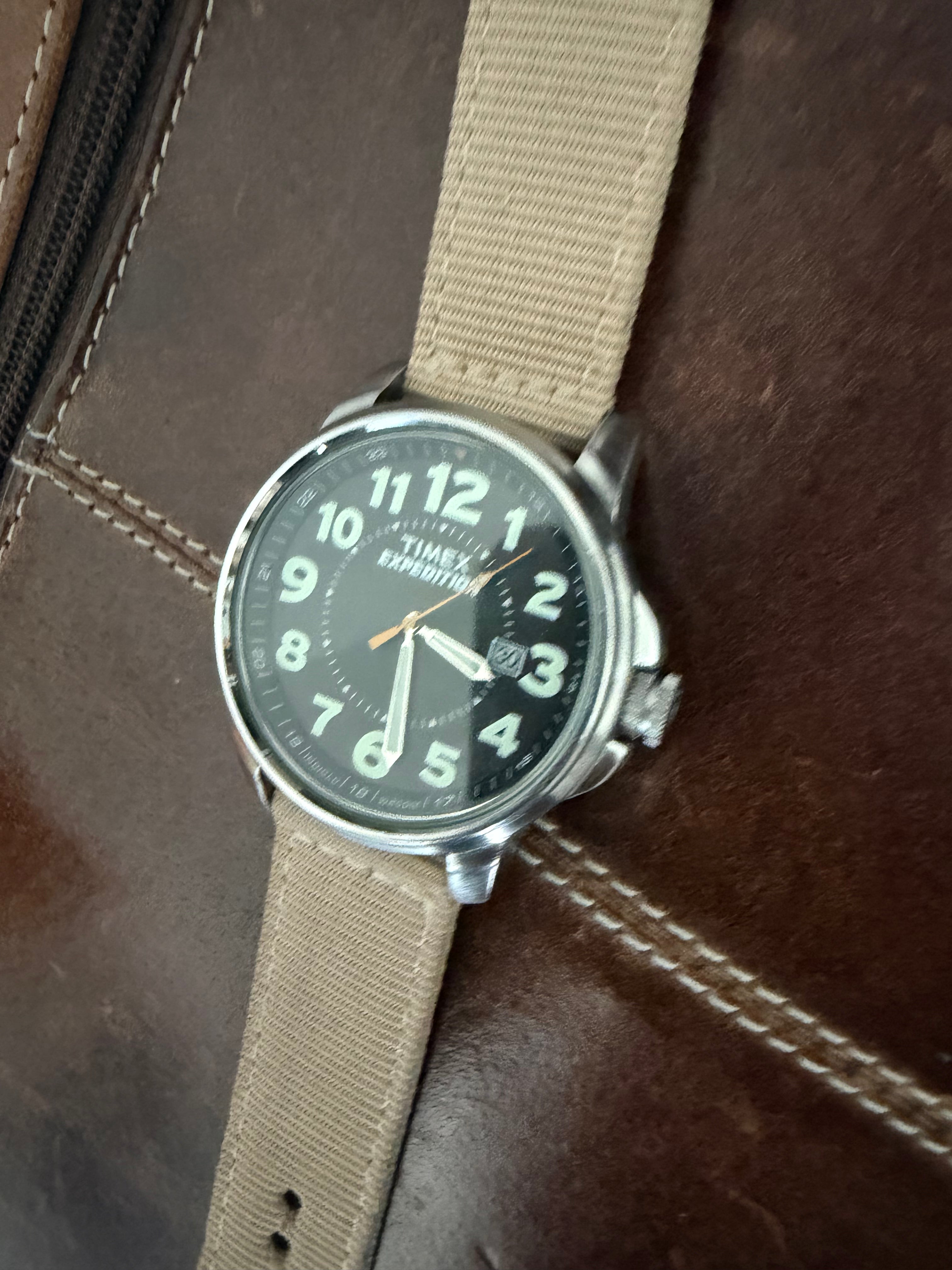 Timex Expedition 905 Quartz Field Watch Indiglo Date WR50M Tan Strap Runs