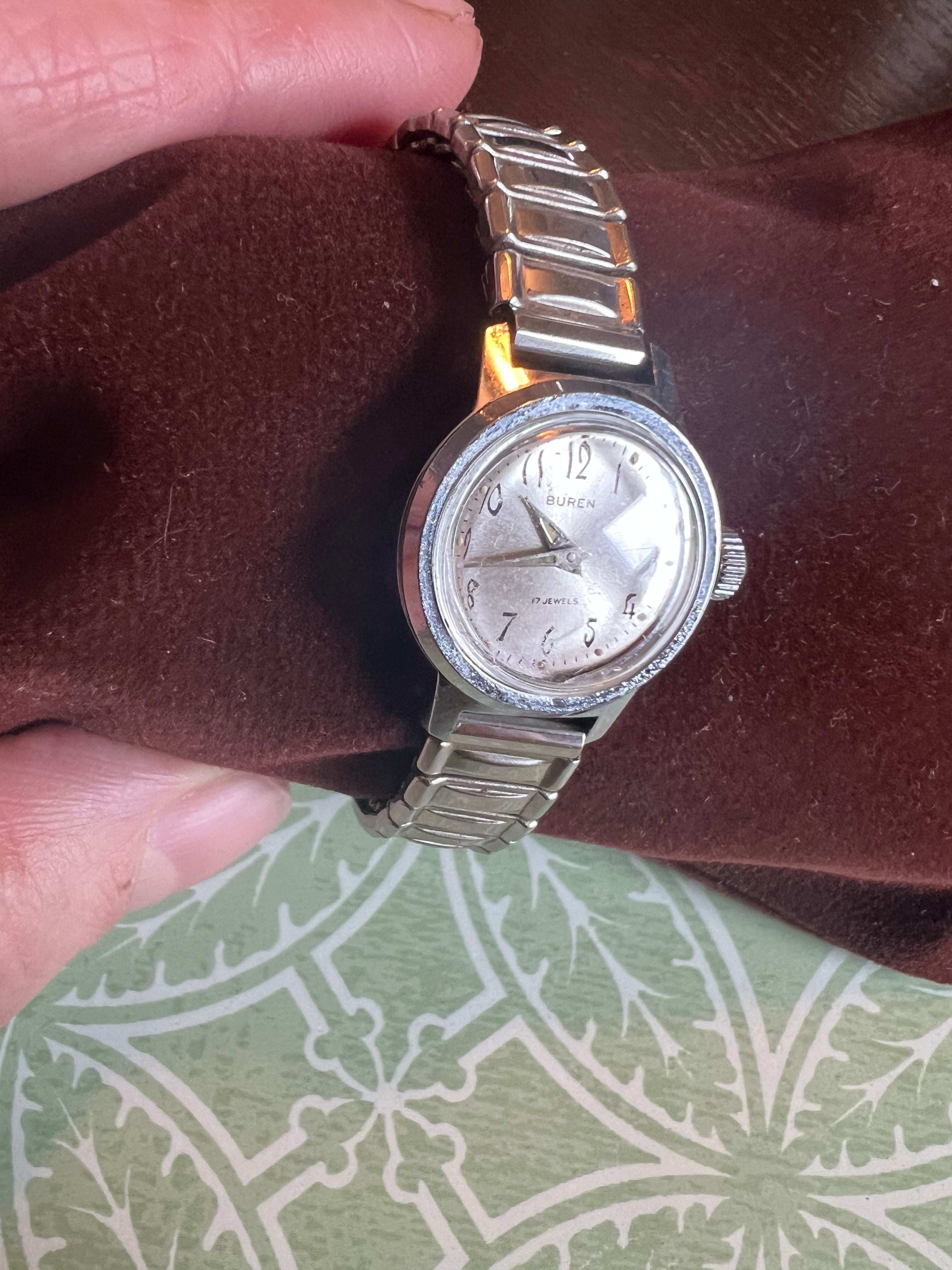 Ladies dainty 1962 Buren Swiss made mechanical watch