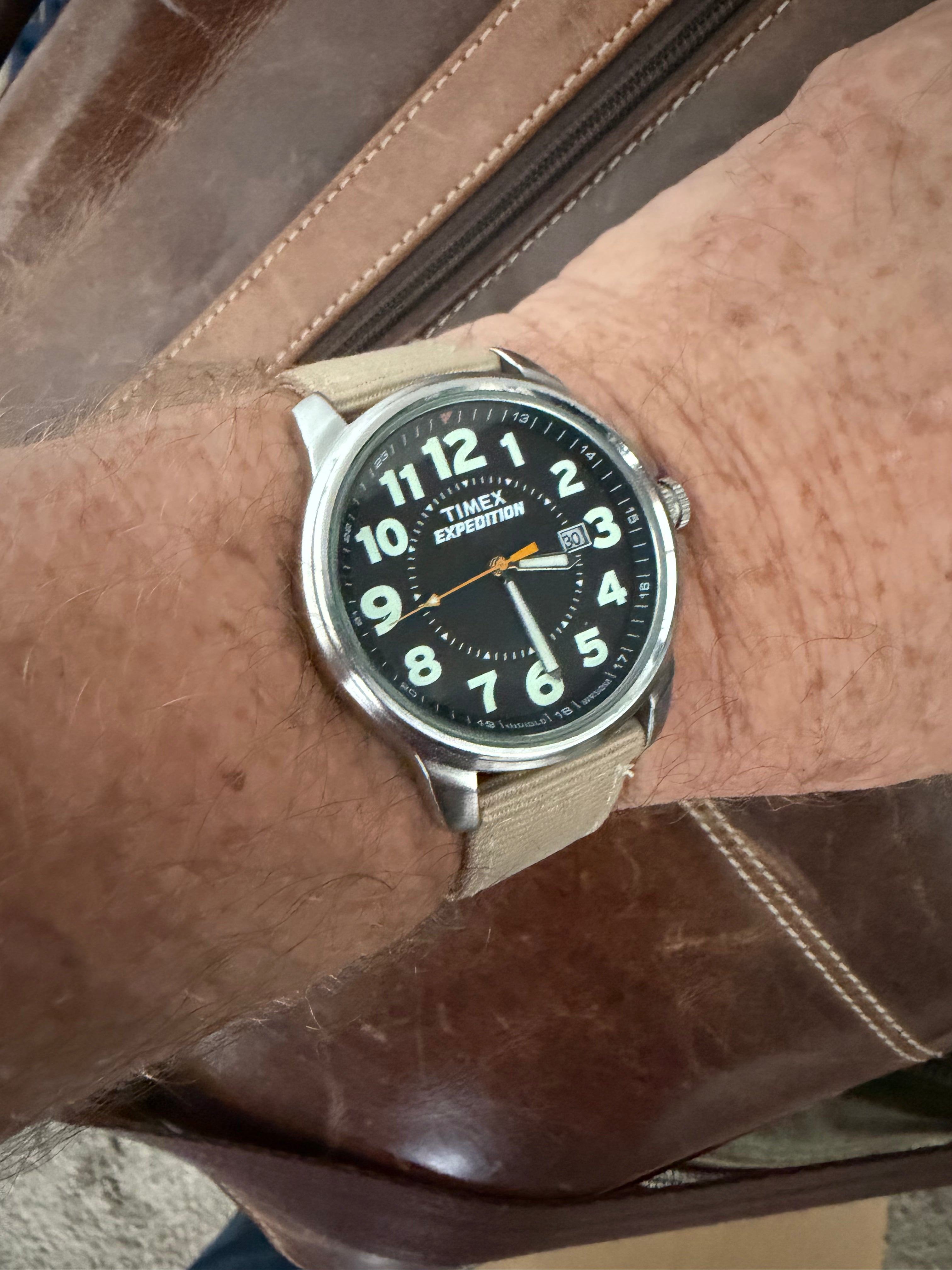 Timex Expedition 905 Quartz Field Watch Indiglo Date WR50M Tan Strap Runs
