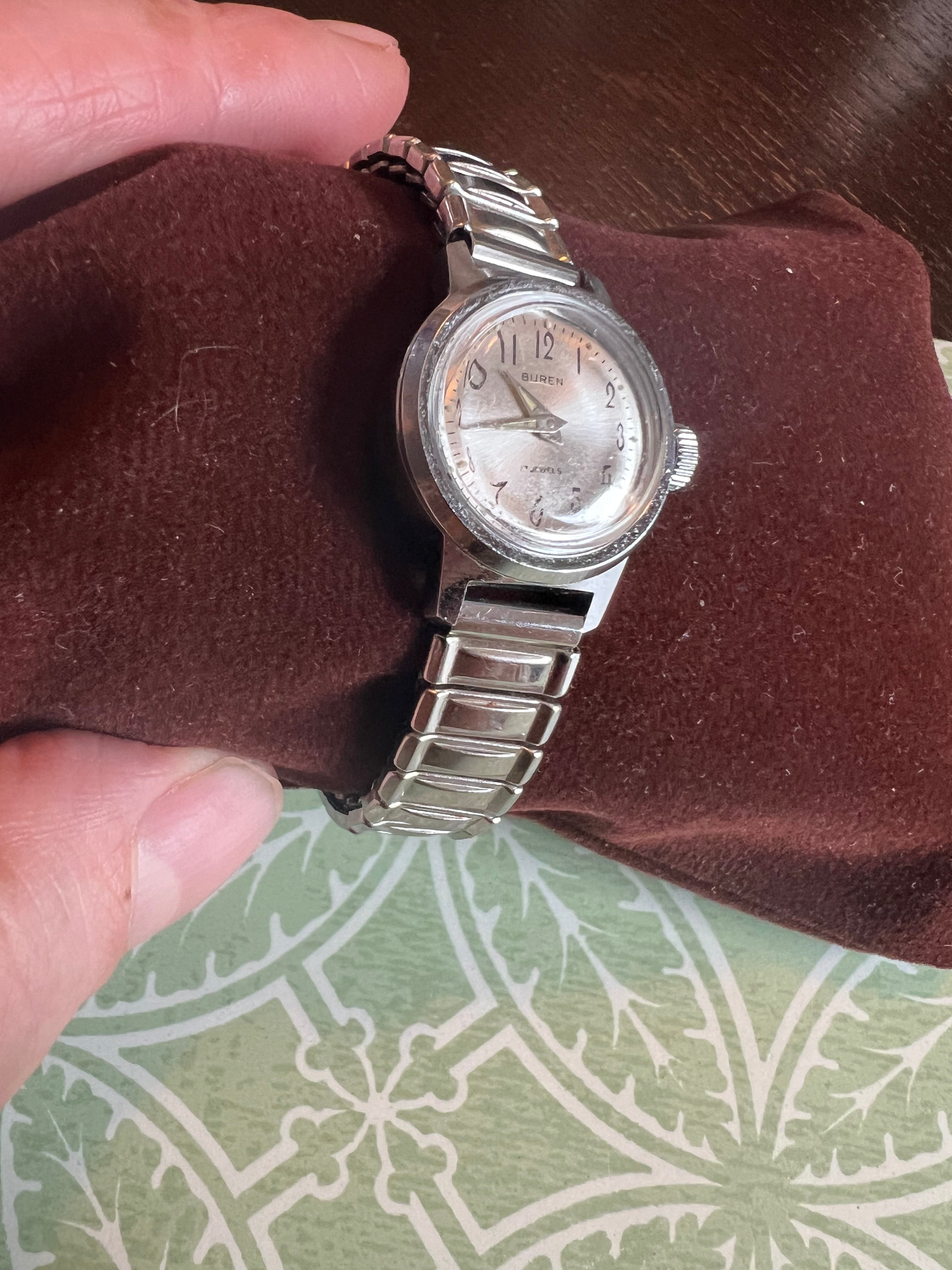 Ladies dainty 1962 Buren Swiss made mechanical watch