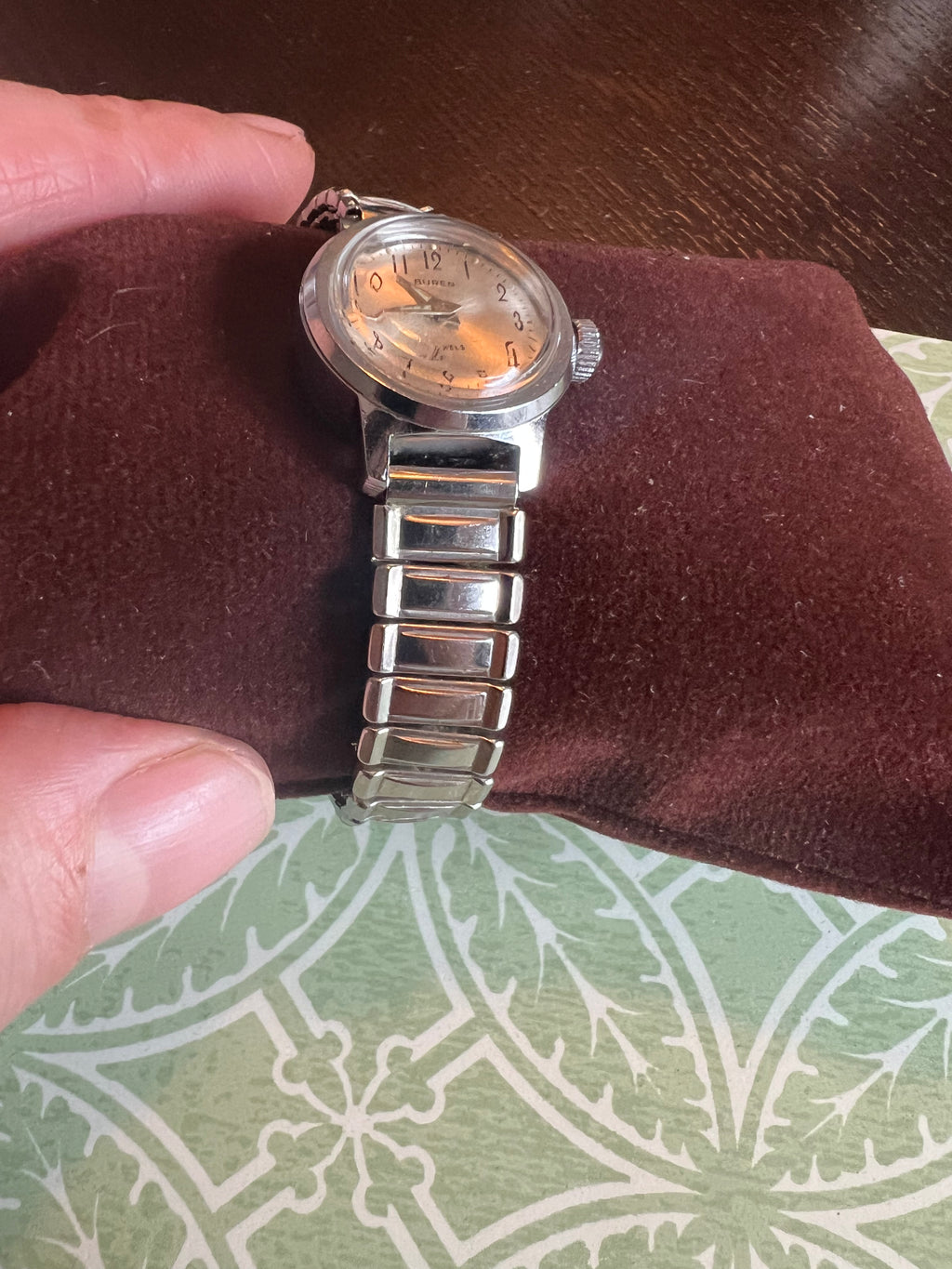 Ladies dainty 1962 Buren Swiss made mechanical watch