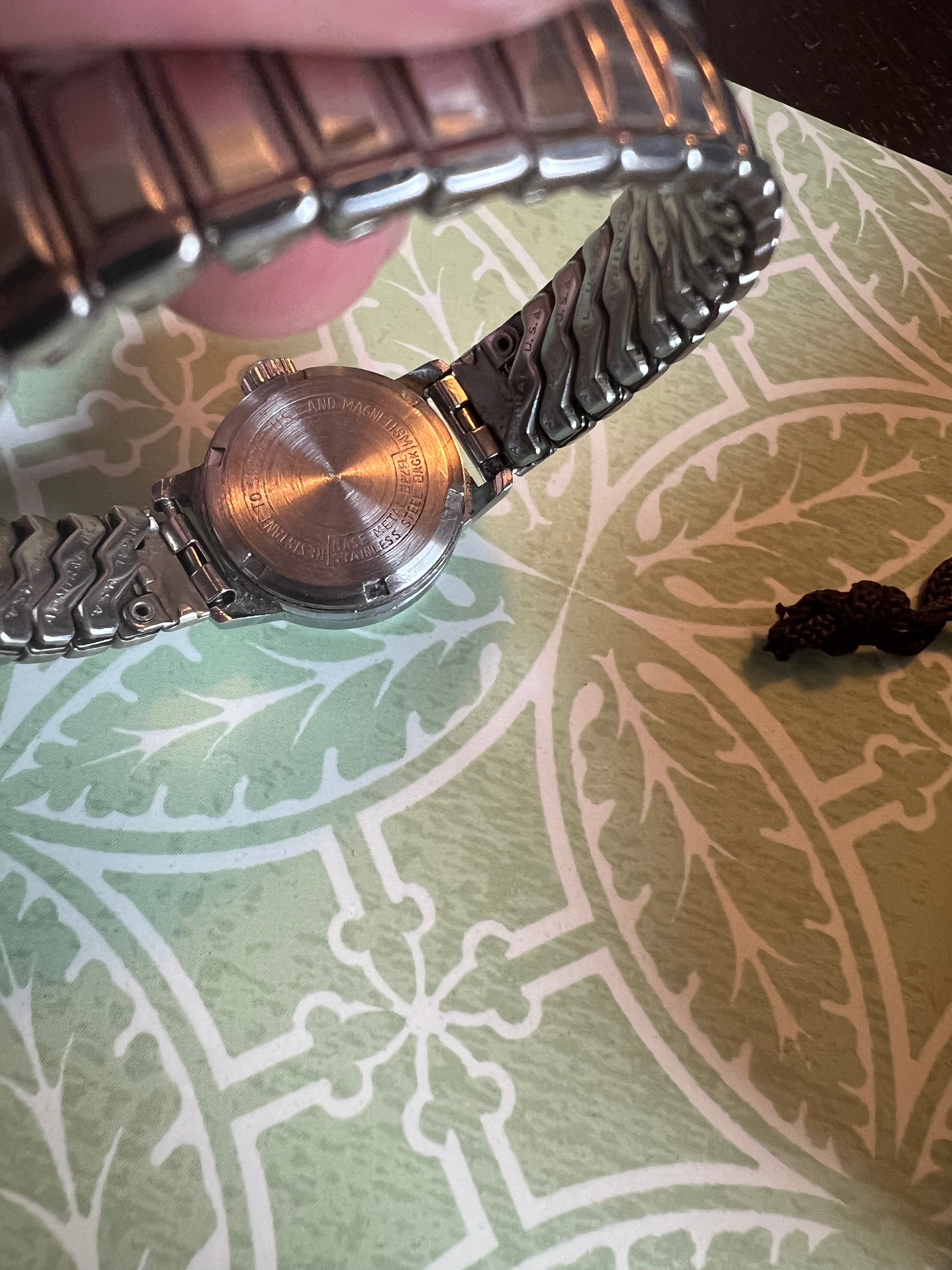 Ladies dainty 1962 Buren Swiss made mechanical watch