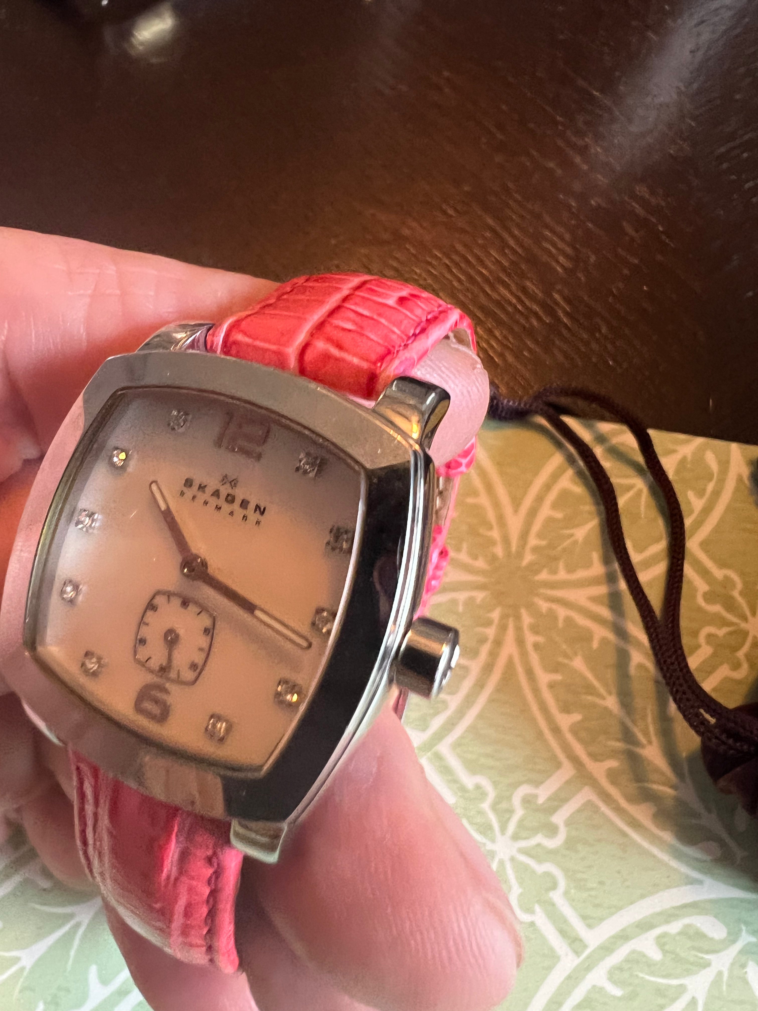 Skagen made in Denmark Ladies watch MOP dial new battery